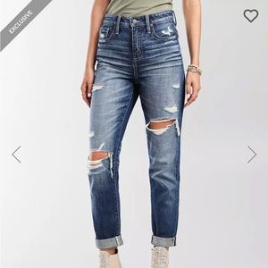 Buckle Black distressed Mom Jeans, size 29